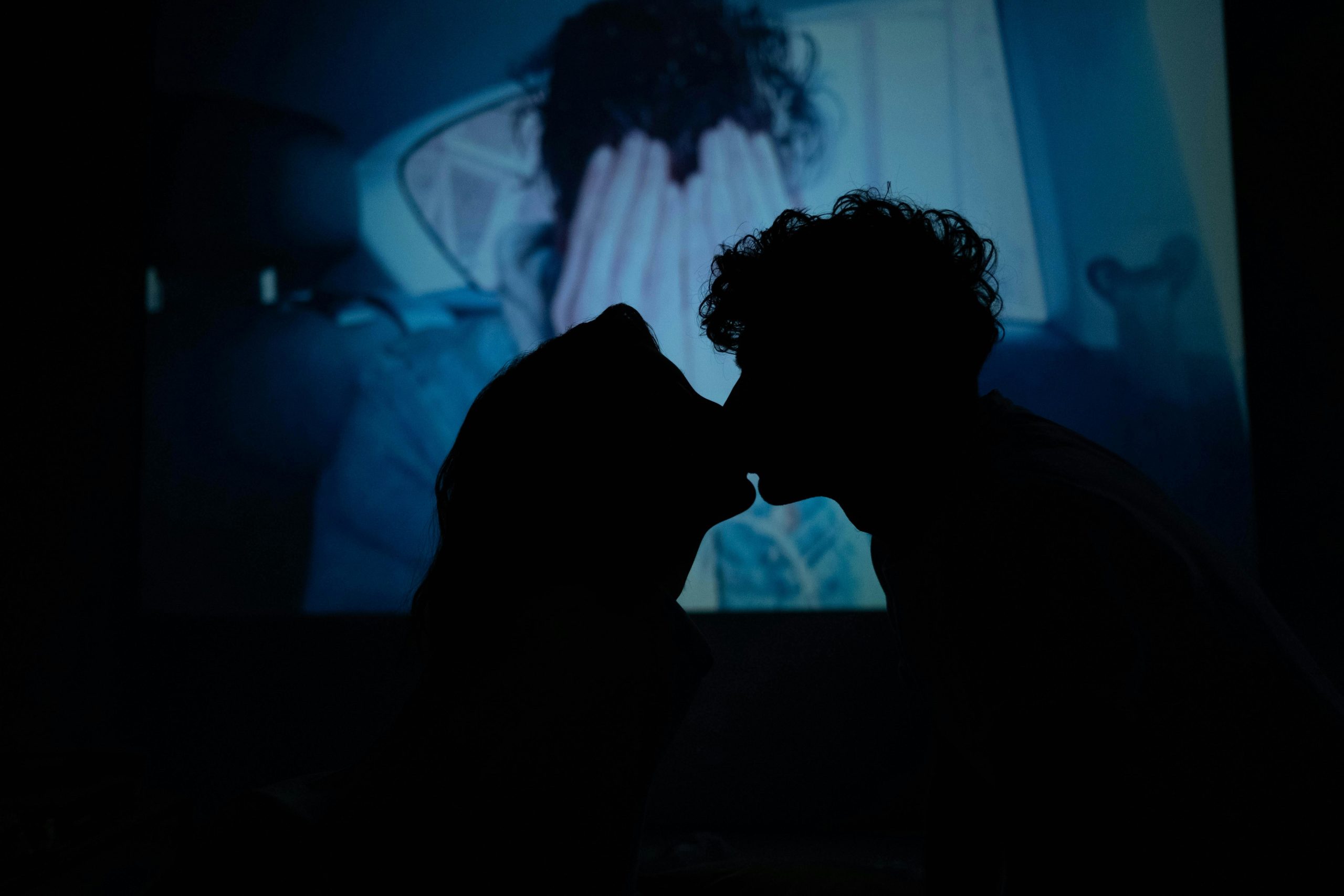 Ilustrasi film love 2015