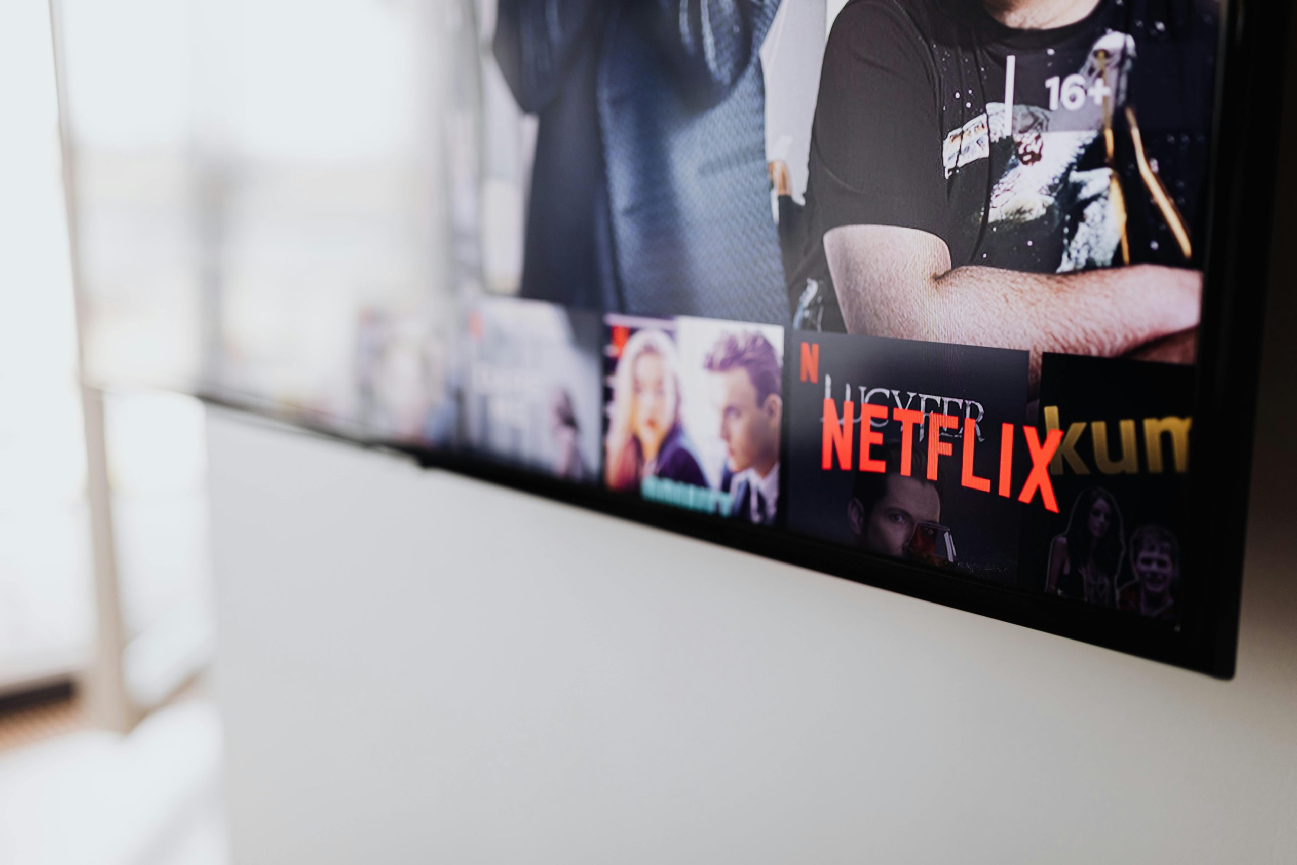 Ilustrasi streaming film agak laen